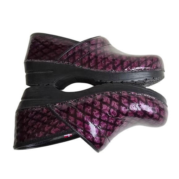 Purple Clogs Sanita Professional Dory Size EU41 US 10 Patent Leather Scales - Picture 14 of 15